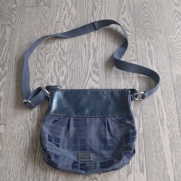 Beautiful crossbody bag by Tommy Hilfiger 🌸 - Picture 3 of 9